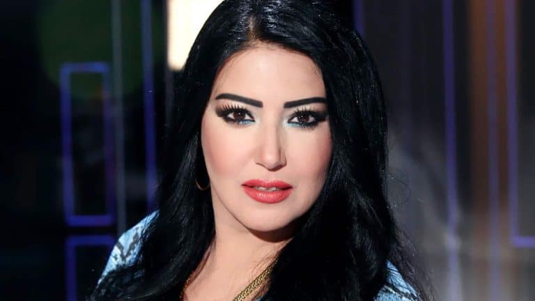 سمية الخشاب تؤدي وصلة رقص بفستان زفاف watanserb.com
