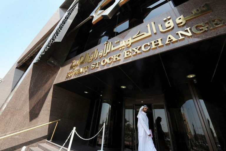 ستاندرد آند بورز تتوقع اتساع عجز الموازنة العامة في الكويت watanserb.com