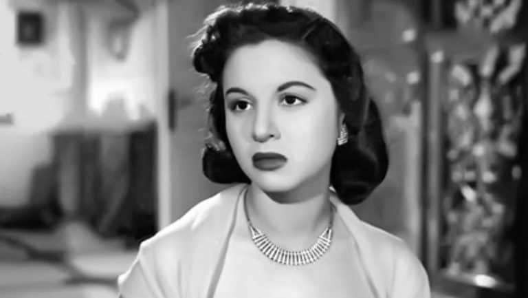 فاتن حمامة .. صور تنشر لأول مرّة للفنانة وأسرار اللحظات الأخيرة قبل وفاتها “فيديو” فاتن حمامة في صور تنشر لأول مرة بعد وفاتها watanserb.com