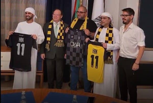 شاهد فضيحة الشيخ الإماراتي عادل العتيبة الذي اشترى نصف نادي بيتار القدس الإسرائيلي! فضيحة الشيخ الإماراتي عادل العتيبة الذي اشترى نصف نادي بيتار القدس الإسرائيلي watanserb.com
