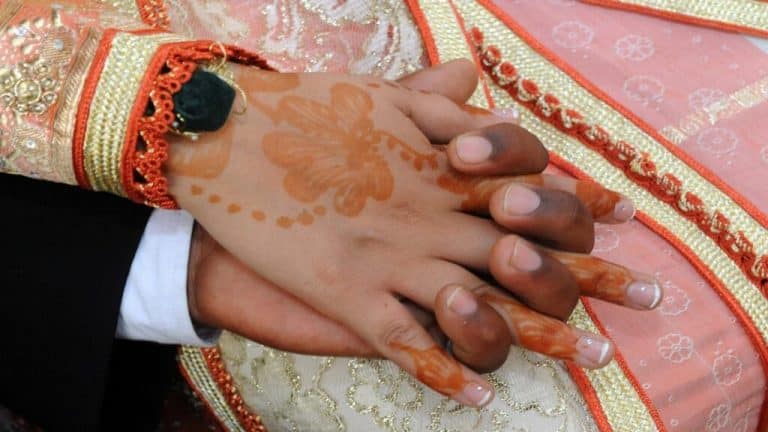 “فحص العذرية” يثير الجدل في المغرب.. شهادات حية لمغربيات عن “شهادة الحفاظ على الشرف” فحص العذرية في المغرب watanserb.com