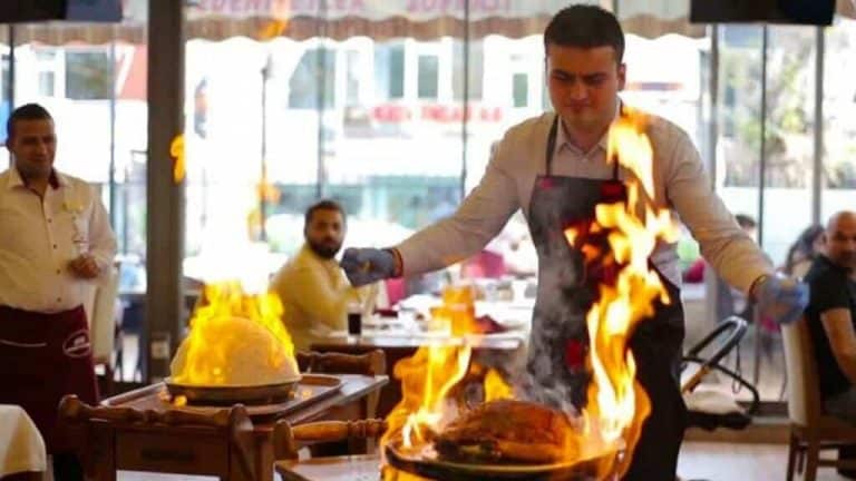 الامارات تغلق مطعم الشيف بوراك في دبي watanserb.com