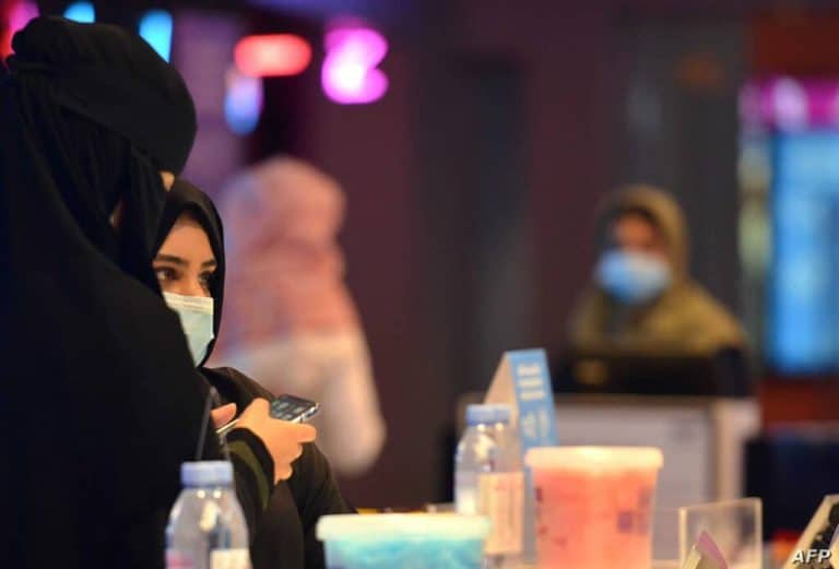 كاتب سعودي المسيحيون يحترمون المرأة watanserb.com