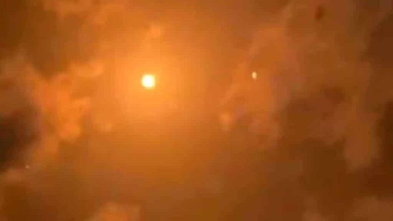 تفاصيل جديدة حول ليلة الرعب التي عاشتها الرياض.. فيديو يرصد اعتراض الصاروخ الحوثي اعتراض صاروخ الحوثي الذي أطلق على الرياض watanserb.com
