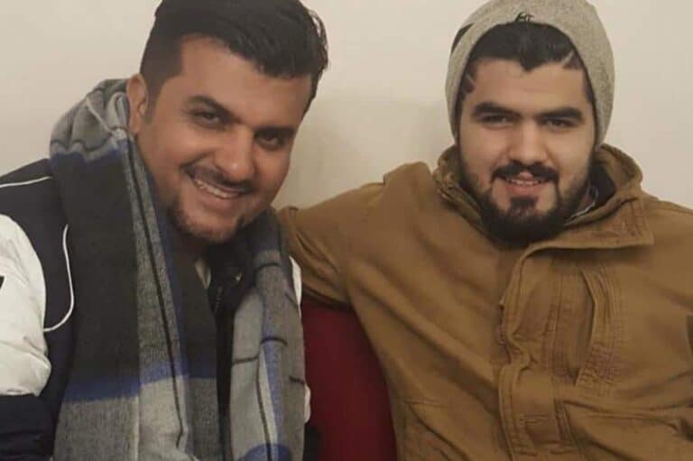 نجل مشاري البلام ينقذ مسلسل “بيت الذل” بعد وفاة والده! مشاري البلام ونجله watanserb.com