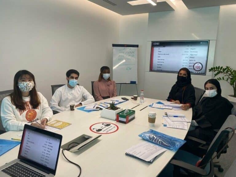 الامارات تبدأ فعلياً بتدريس اللغة العبرية watanserb.com