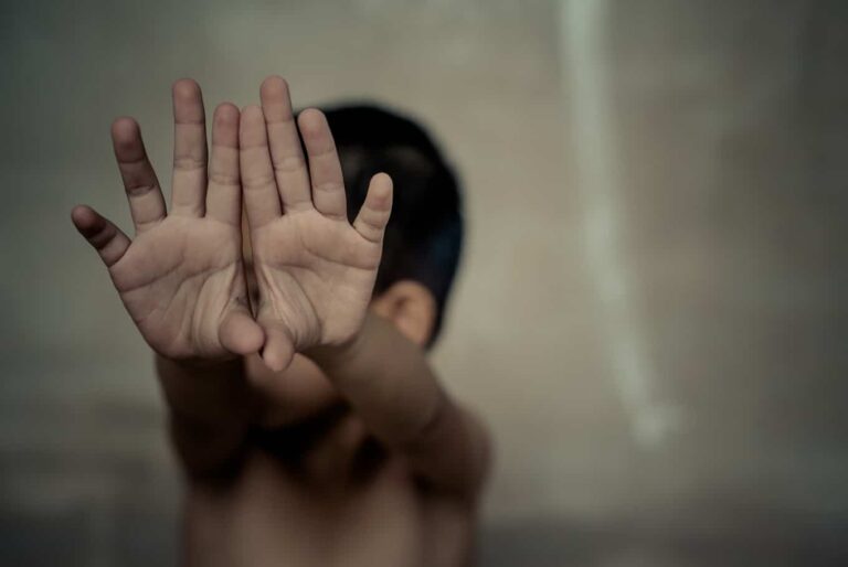 فضيحة تطال الكنيسة الكاثوليكية في ألمانيا .. رجال دين فعلوا افعالاً قذرة بمئات الاطفال!! الاعتداءات الجنسية على الأطفال كنيسة ألمانية watanserb.com