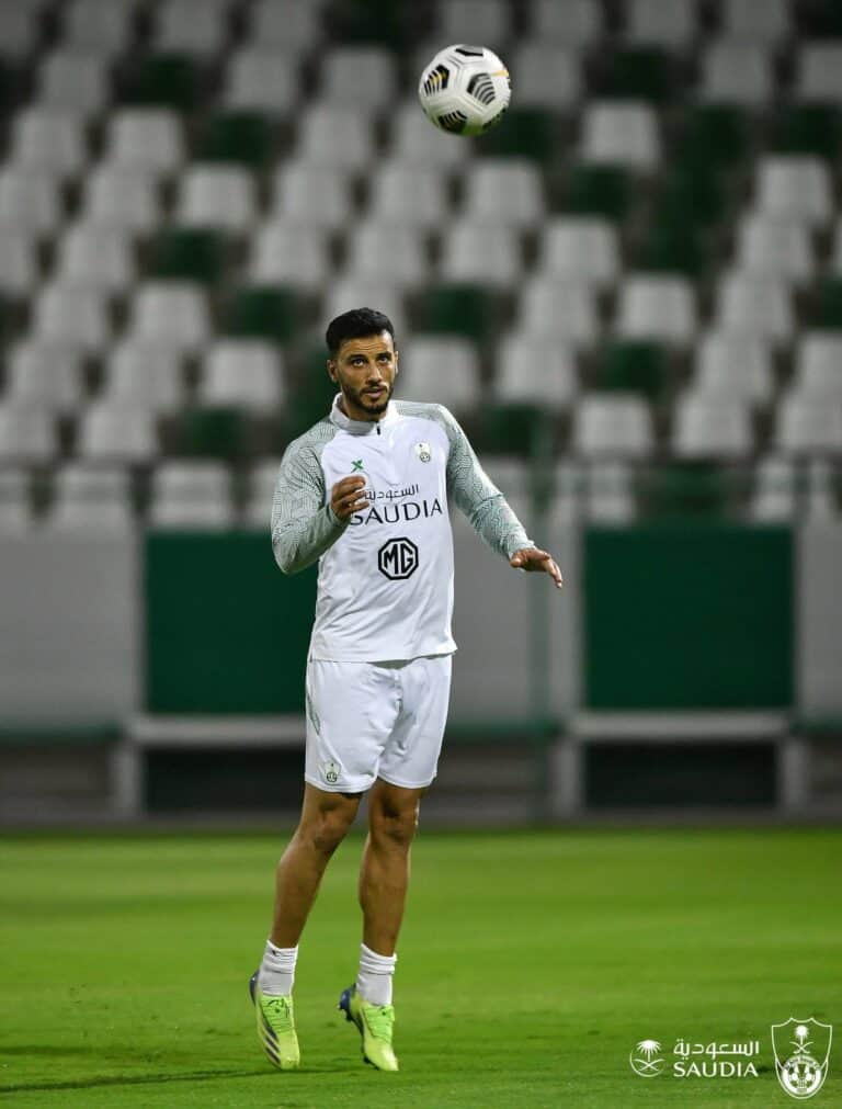 السومة يقهر الأهلي السعودي بفيديو مثير للجدل والجماهير تعلق! فيديو مثير للجدل للاعب السوري عمر السومة watanserb.com
