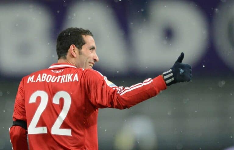 لقطة جميلة للاعب محمد أبو تريكة واحتفاله بالهدف في رياضة كرة التنس watanserb.com