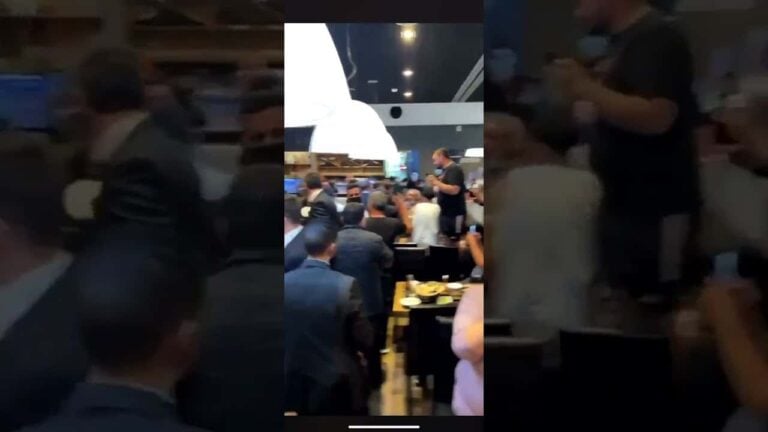 “شاهد” كيف هرب بنيامين نتنياهو من صواريخ غزة بعدما ضربت بئر السبع بنيامين نتنياهو يهرب من صواريخ المقاومة watanserb.com