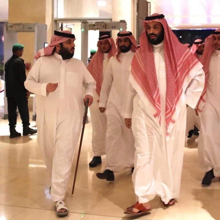 صفقة بملايين الدولارات يسعى لها ابن سلمان لغسل سمعته.. مسؤولون “بإنتر ميلان” كشفوا التفاصيل محمد بن سلمان يسعى لاتمام صفقة مع انتر ميلان watanserb.com