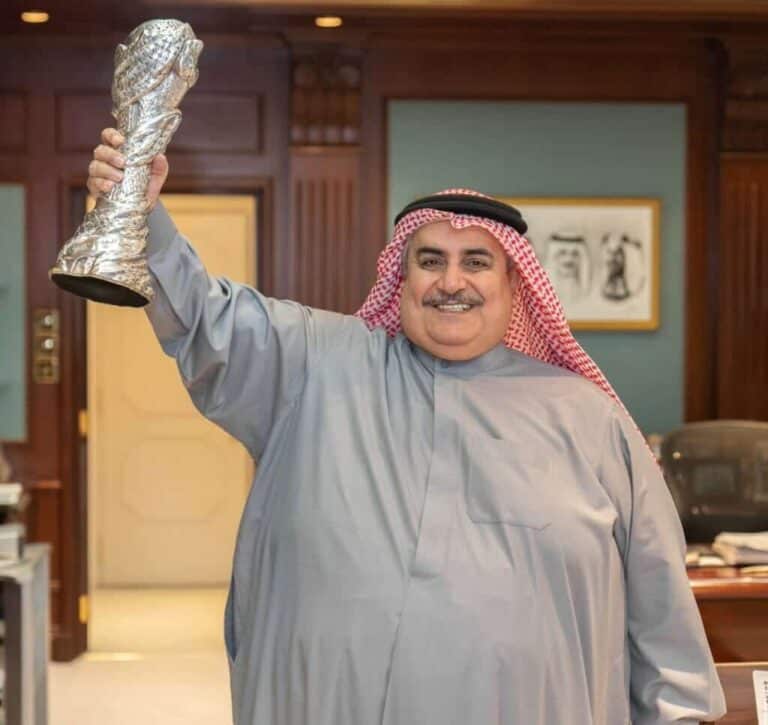 “شاهد” فيديو يكشف تناقض تصريحات خالد بن أحمد.. هل أصيب بالزهايمر أم تعليمات وصلته؟! تناقضات خالد بن أحمد من قطر watanserb.com