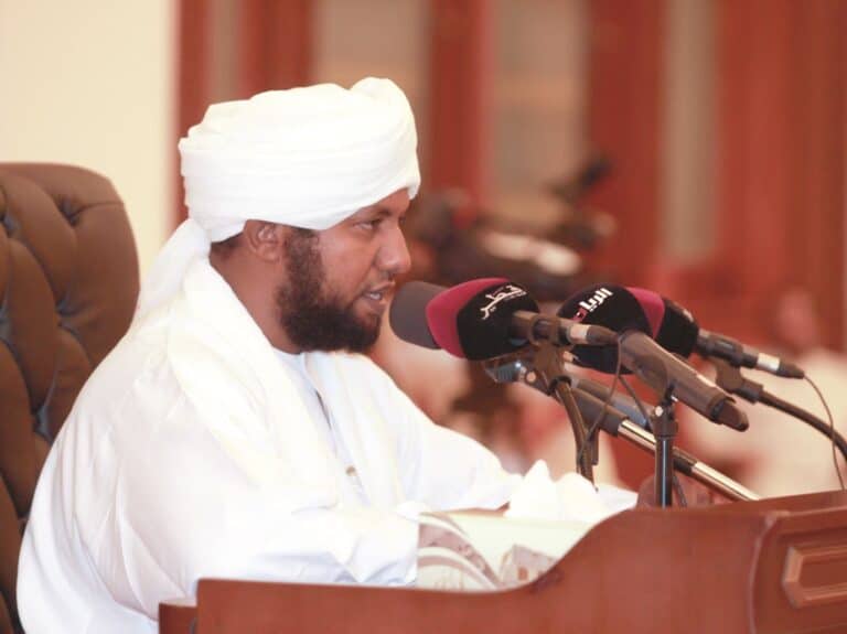 “ترويج للزندقة”.. “شاهد” كيف انتفض الداعية السوداني محمد الأمين اسماعيل ضد رفع راية العلمانية السوداني محمد الامين اسماعيل watanserb.com
