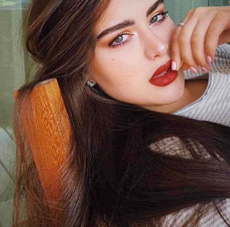 روان بن حسين تظهر في صورة مع نجيب ساويرس watanserb.com