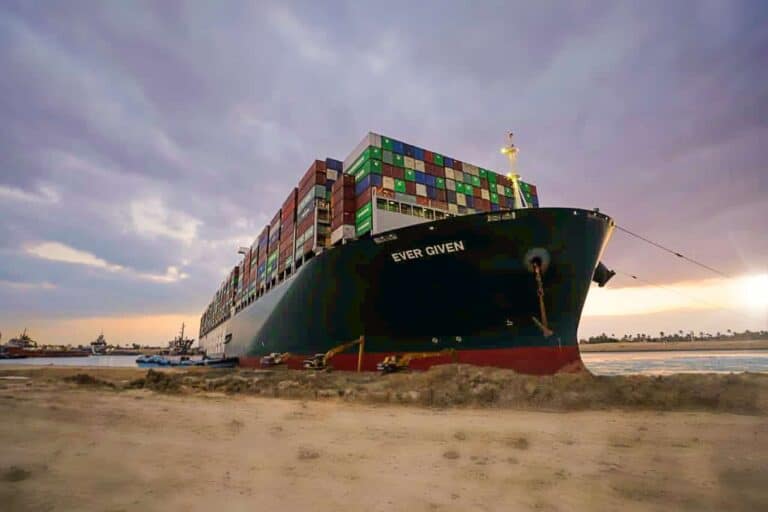 الشركة المالكة لـ “إيفر غيفن” تكذب رئيس هيئة قناة السويس وتحرجه بعد مطالبته بمليار دولار لمصر الشركة المالكة لسفينة إيفر غيفن تقول انها لم تتلق طلبات بالتعويض عن الأضرار التي سببها الإغلاق watanserb.com