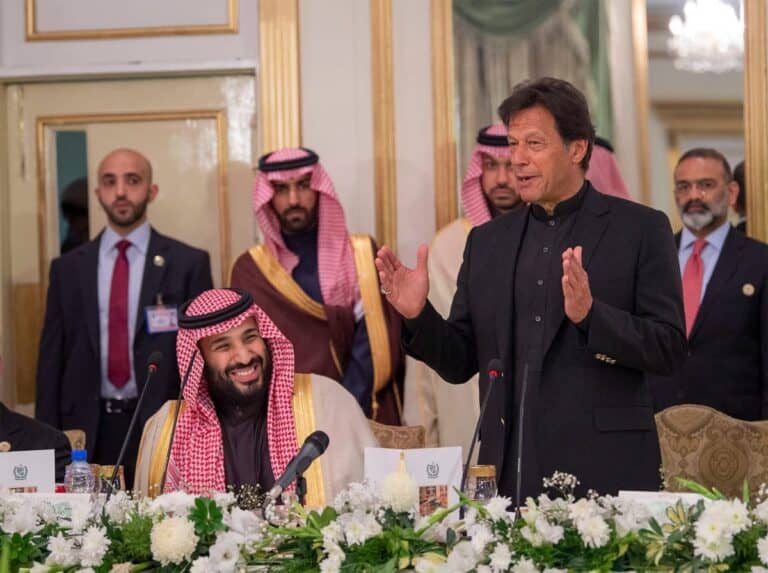وزير خارجية باكستان يكشف عن سحب عدد من الدبلوماسيين من السعودية.. ماذا جرى عمران خان باكستان ومحمد بن سلمان watanserb.com