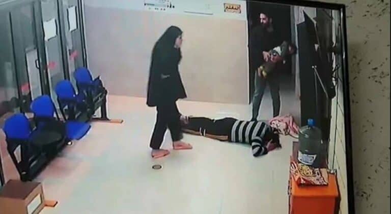 الطبيب مجاهد نزال انقذ الطفلة ىالتي وصلت المركز الطبي في حالة صعبة watanserb.com