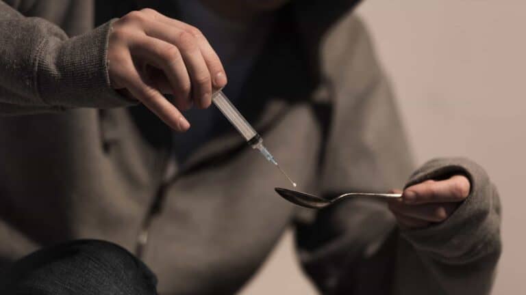 كويتي تسبب بحادث مروري دموي بعد ظهوره بفيديو وهو بحالة غير طبيعية watanserb.com