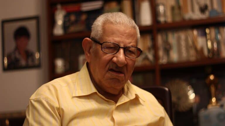 مكرم محمد أحمد watanserb.com
