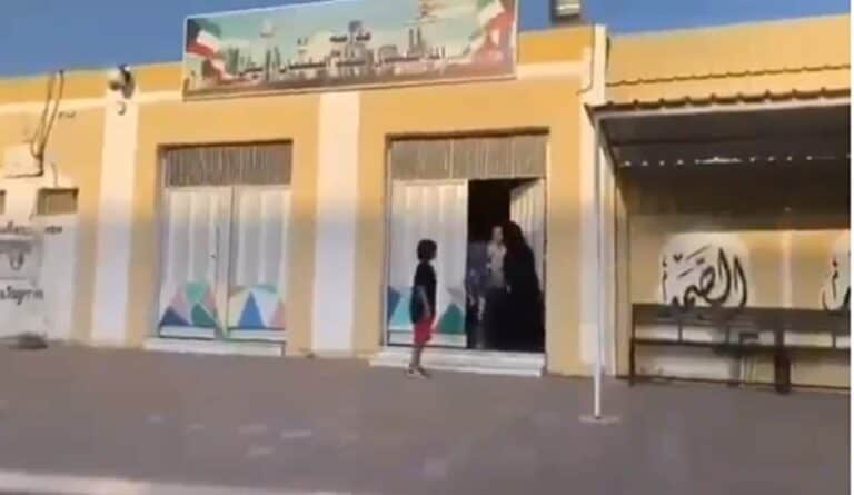حارس مدرسة مصري في الكويت watanserb.com