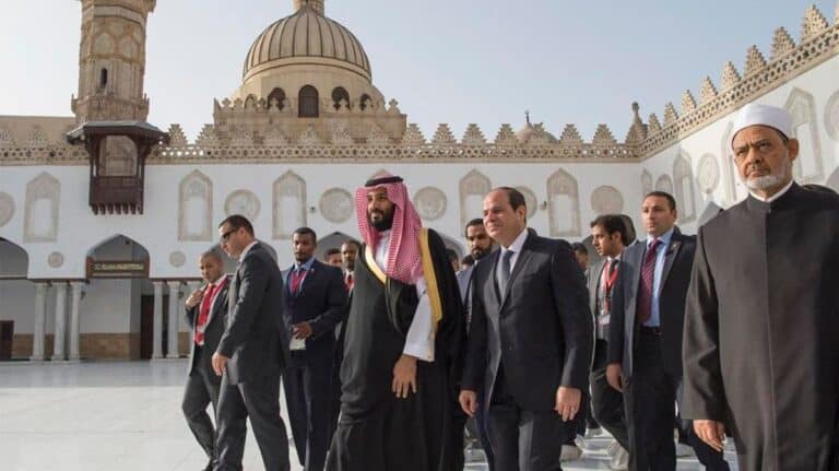 تصريحات شيخ الأزهر تثير جدلا واسعا عقب حديث محمد بن سلمان بشأن “تجديد الخطاب الديني” شيخ الأزهر أحمد الطيب ومحمد بن سلمان والسيسي watanserb.com