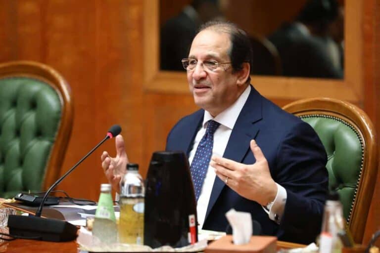 مصدر يكشف تفاصيل زيارة عباس كامل لغزة والاجتماع المغلق مع السنوار والمدينة السكنية عباس كامل في غزة watanserb.com