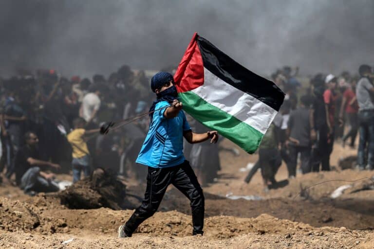 صحفية أمريكية تضامن مع فلسطين watanserb.com