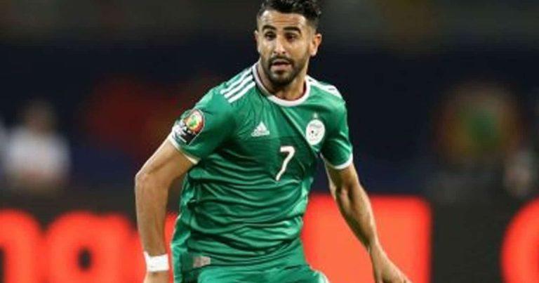“شاهد” رياض محرز يقود منتخب الجزائر بفوز على ضيفه المالي رياض محرز ومنتخب الجزائر watanserb.com
