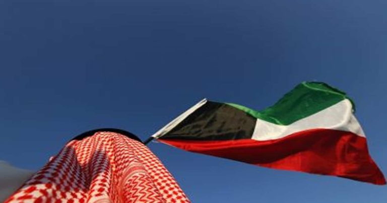 حرق علم الكويت watanserb.com