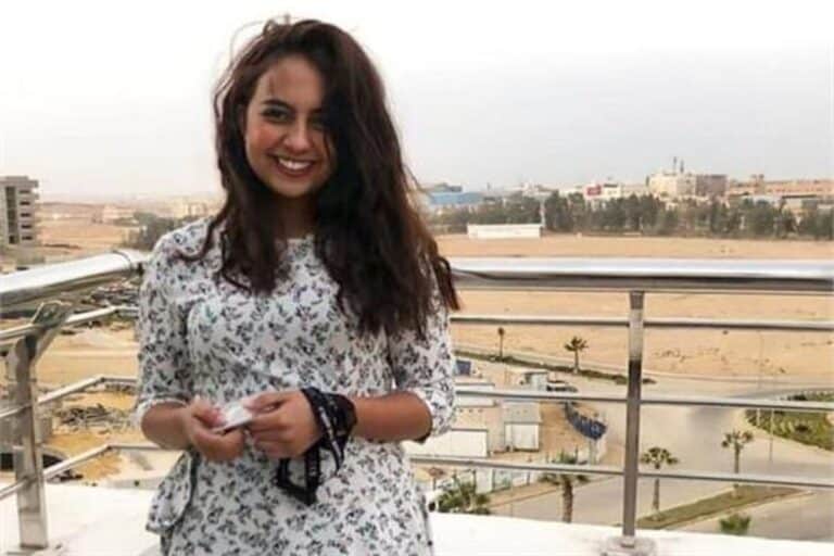 ما قصّة (فتاة الفستان) حبيبة طارق التي أثار ما فعله بها مراقبو الإمتحانات بجامعة طنطا ضجة! حبيبة طارق فتاة الفستان watanserb.com