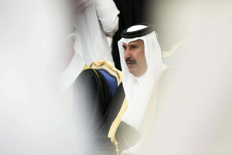 الشيخ حمد بن جاسم: أسعار الطاقة ستنخفض بشكل جنوني وهذا ما يجب فعله صحيفة "الوطن" البحرينية تهاجم الشيخ حمد بن جاسم وتلصق به تهماً كاذبة watanserb.com