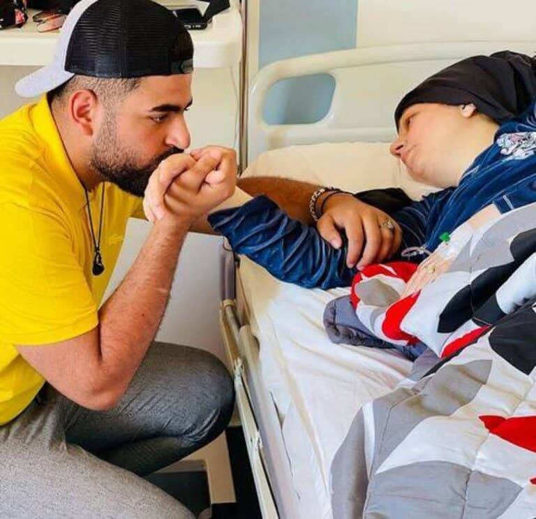 مغاربة يهاجمون اليوتيوبر سفيان الطاهري وزوجته بعد تصويرهما عملية دفن رضيعة (فيديو) سفيان الطاهري watanserb.com