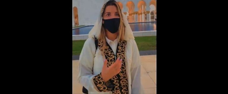 هذا ما فعلته فتاة إسرائيلية في مسجد الشيخ زايد بالإمارات برفقة لؤي الشريف (فيديو) فتاة إسرائيلية تزور مسجد الشيخ زايد watanserb.com