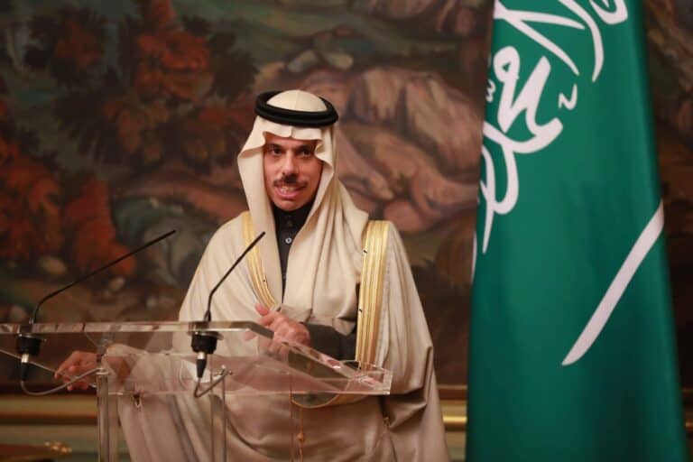 وزير خارجية السعودية يعلن موقف بلاده من الحكومة الإسرائيلية الجديدة ومستقبل السلام فيصل بن فرحان وزير خارجية السعودية watanserb.com