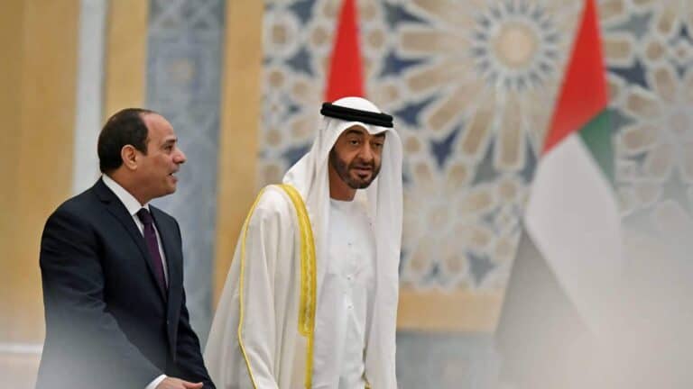 محمد بن زايد وعبدالفتاح السيسي- الإمارات watanserb.com