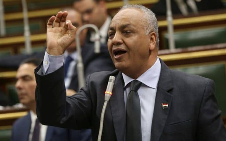 مصطفى البكري داخل البرلمان المصري watanserb.com