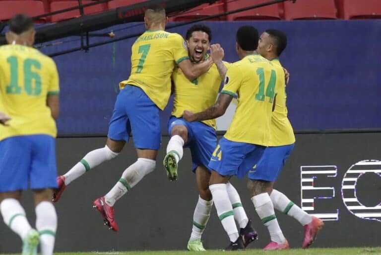 منتخب البرازيل وفنزويلا watanserb.com