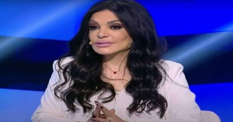 نضال الأحمدية والحجاب watanserb.com