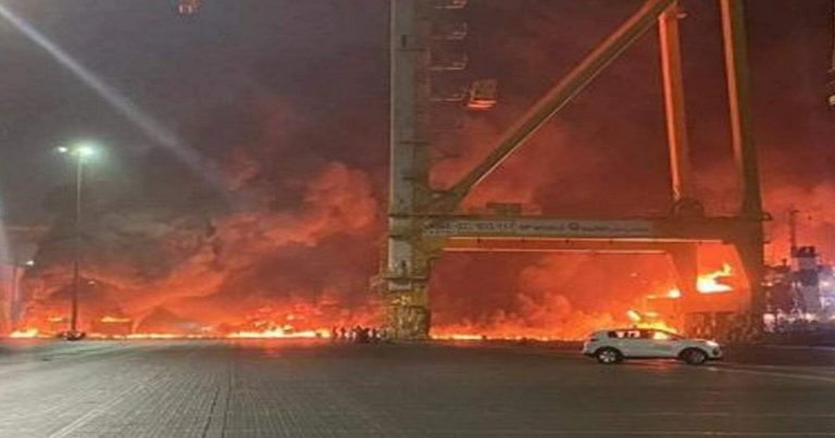 فيديو يظهر اللحظات الأولى لانفجار دبي الضخم (شاهد) انفجار دبي الضخم watanserb.com