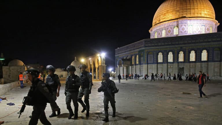 فلسطينيون يحشدون للتصدي لمحاولة اقتحام الأقصى watanserb.com
