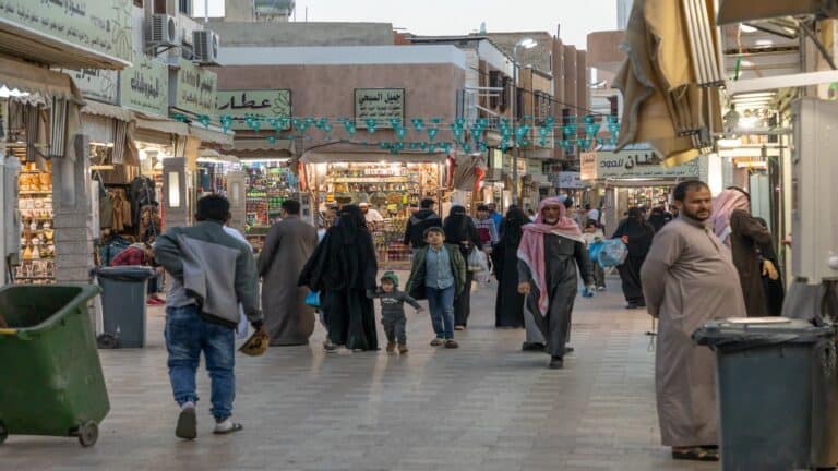حملة سعودية لمقاطعة بضائع جبل علي watanserb.com
