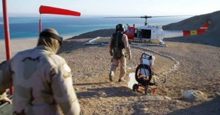 صورة قوات مصرية تعبر إلى تيران وصنافير تثير جدلاً واسعاً.. ما حقيقتها ؟! تيران وصنافير watanserb.com