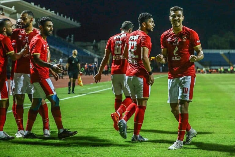 الأهلي يسقط في فخ التعادل أمام الإسماعيلي في قمة الدوري المصري (فيديو) الأهلي والإسماعيلي watanserb.com