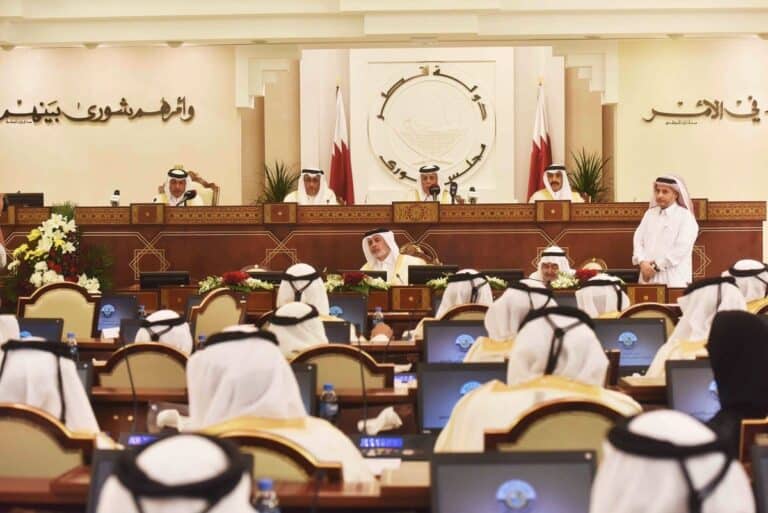 لماذا تخشى أبو ظبي من نجاح تجربة الديمقراطية في قطر؟.. غادة عويس تجيب التجربة الديمقراطية في قطر watanserb.com