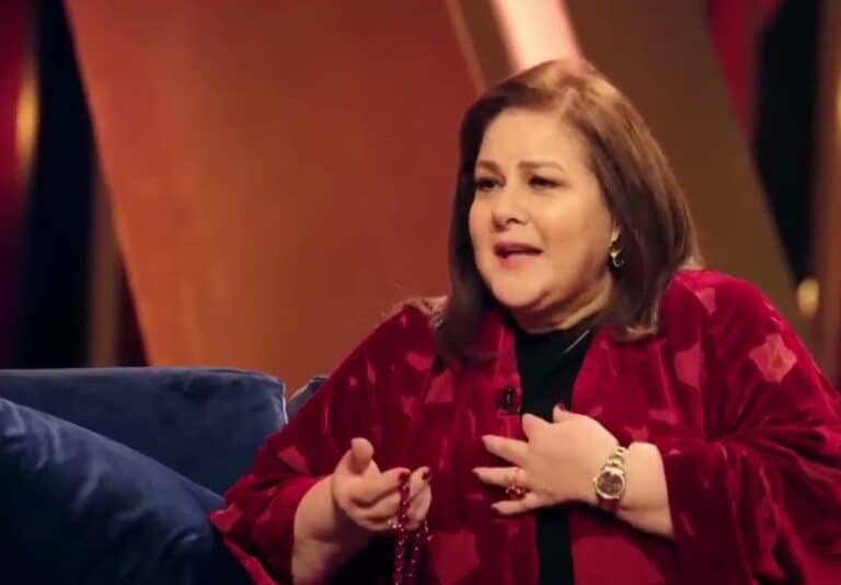 سر “السبحة” التي لم تغادر يد دلال عبدالعزيز لعقود يكشفه خبير أحجار (فيديو) سبحة دلال عبدالعزيز watanserb.com