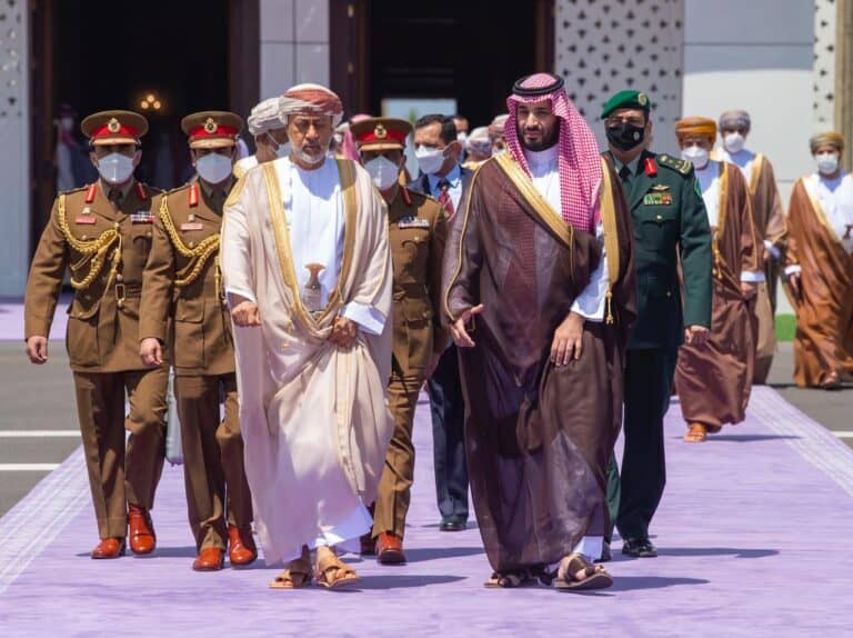 التقرب السعودي العماني watanserb.com