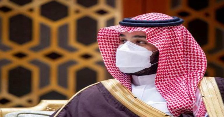 محمد بن سلمان يقلص مواد الدين بمناهج التعليم لتحسين سمعة السعودية.. ماذا عن القمع وتقطيع المعارضين؟ محمد بن سلمان ومناهج التعليم watanserb.com