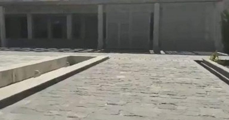 طالبان تدمر ضريح أسد “بنجشير” أحمد شاه مسعود (شاهد) طالبان وضريح أسد بنجشير watanserb.com