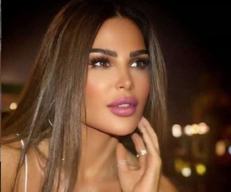 نيللي مقدسي بقميص النوم بعد روب الاستحمام! (شاهد) نيللي مقدسي بقميص النوم watanserb.com