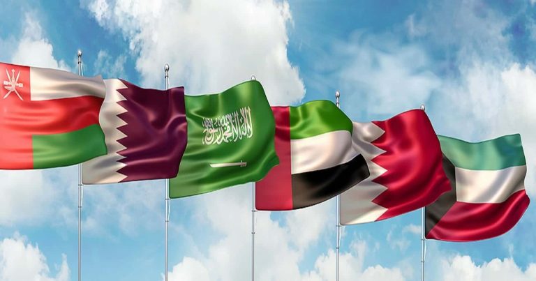 حسابات دول الخليج قطر والإمارات والسعودية بعد الإنسحاب من أفغانستان watanserb.com